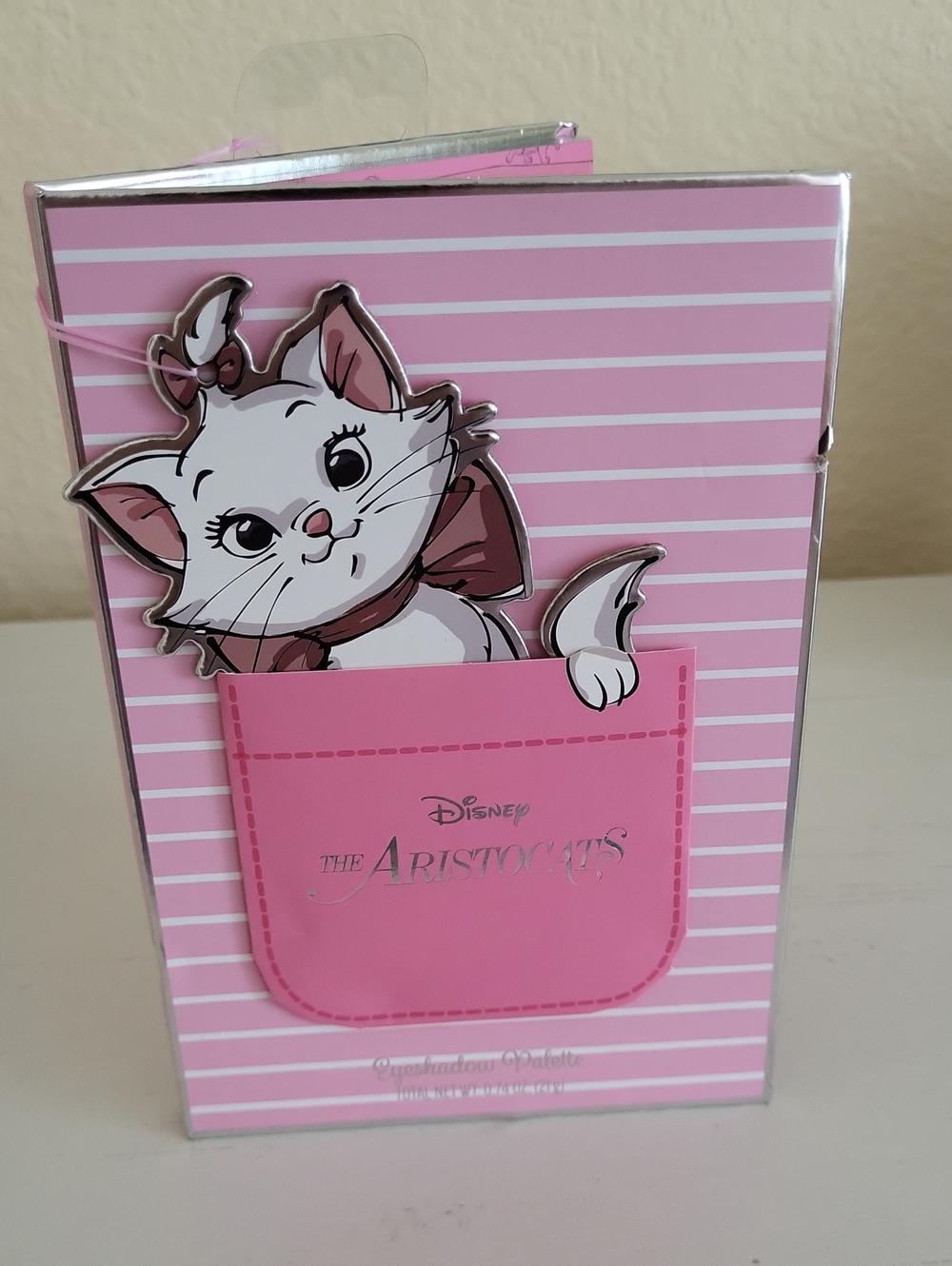 Disney "The Aristocrats"featuring Marie  Eye Shadow Pallet